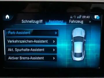 MERCEDES-BENZ CLA 250 AMG-Line LED Carplay DAB Alcantara