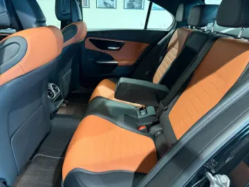 MERCEDES-BENZ C 200 4Matic AMG Line MBUX Totwinkel S…
