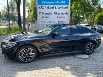 BMW 430 Gran Coupe d xD MSport Glassdach Head Stand