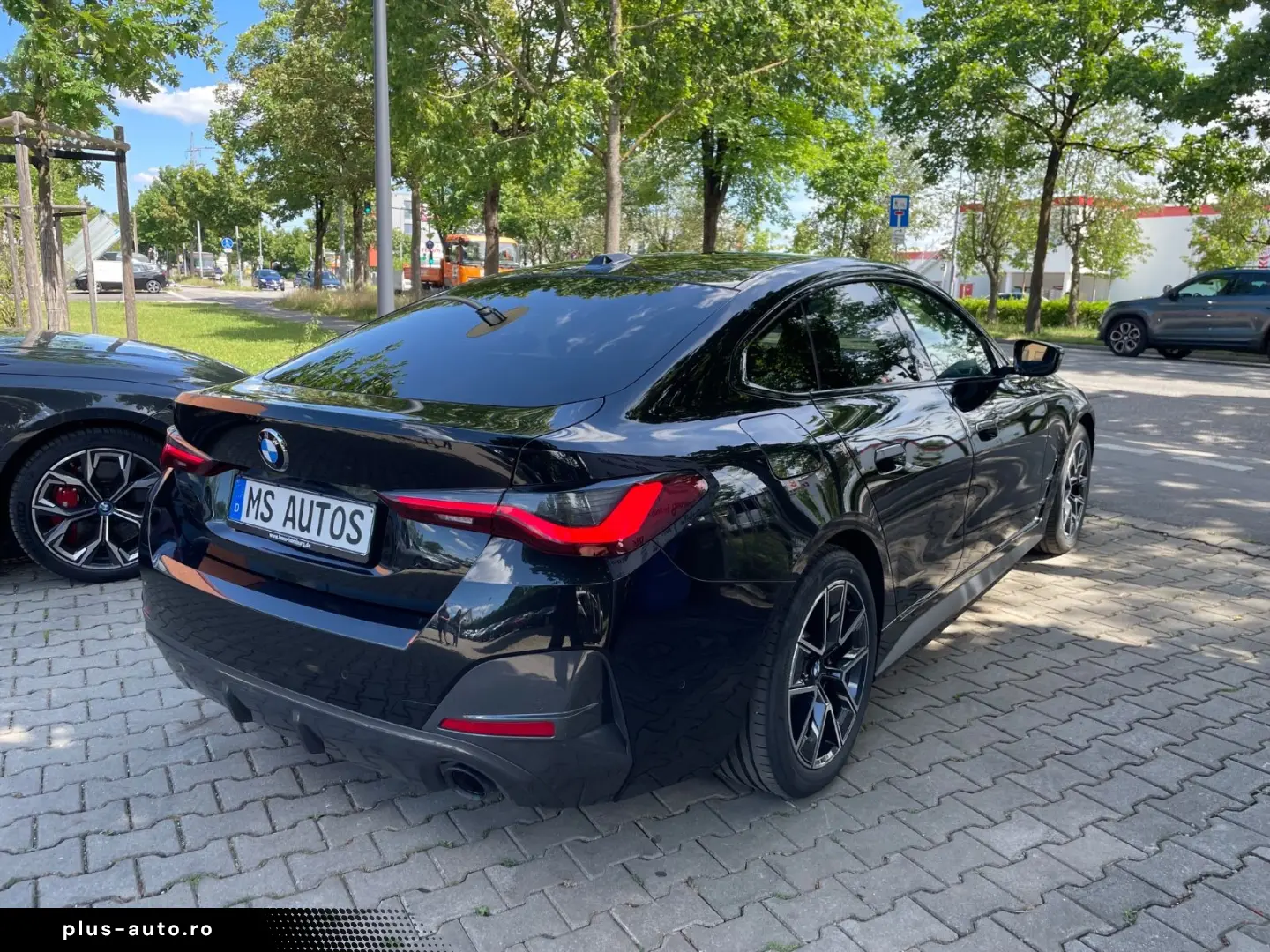 BMW 430 Gran Coupe d xD MSport Glassdach Head Stand