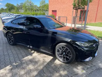 BMW 430 Gran Coupe d xD MSport Glassdach Head Stand