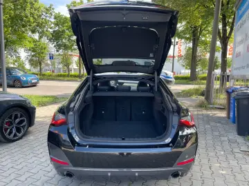 BMW 430 Gran Coupe d xD MSport Glassdach Head Stand