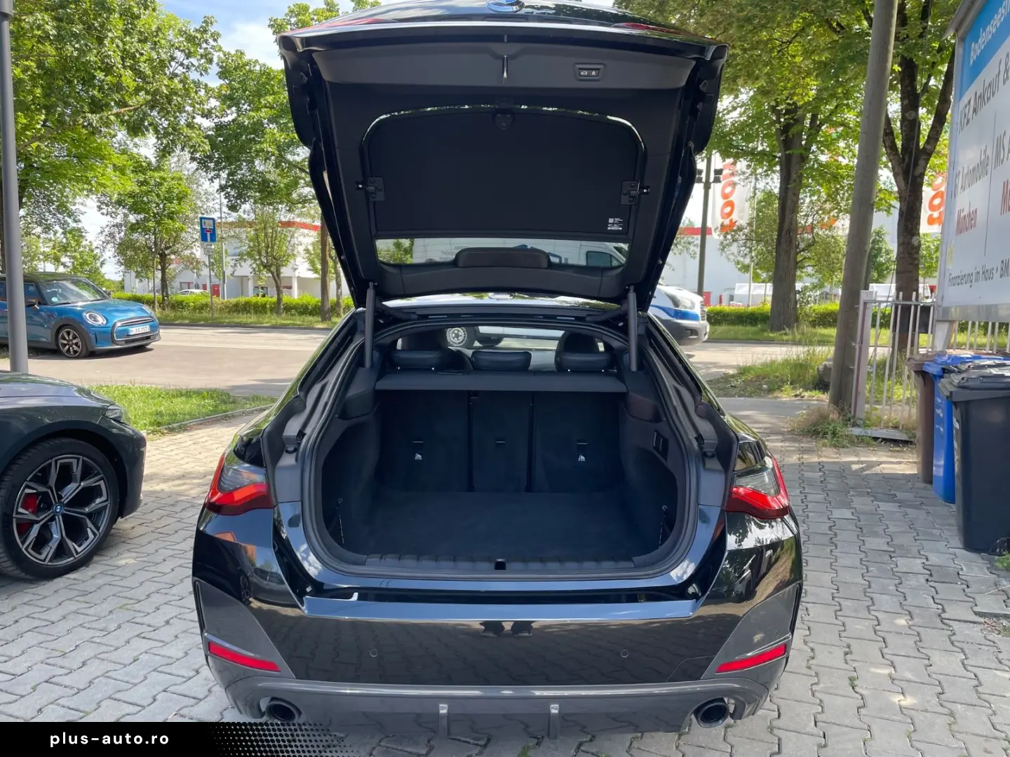 BMW 430 Gran Coupe d xD MSport Glassdach Head Stand