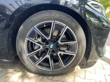 BMW 430 Gran Coupe d xD MSport Glassdach Head Stand