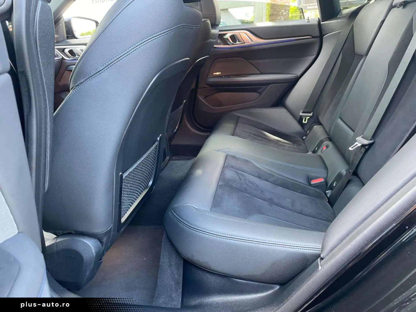 BMW 430 Gran Coupe d xD MSport Glassdach Head Stand