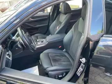 BMW 430 Gran Coupe d xD MSport Glassdach Head Stand