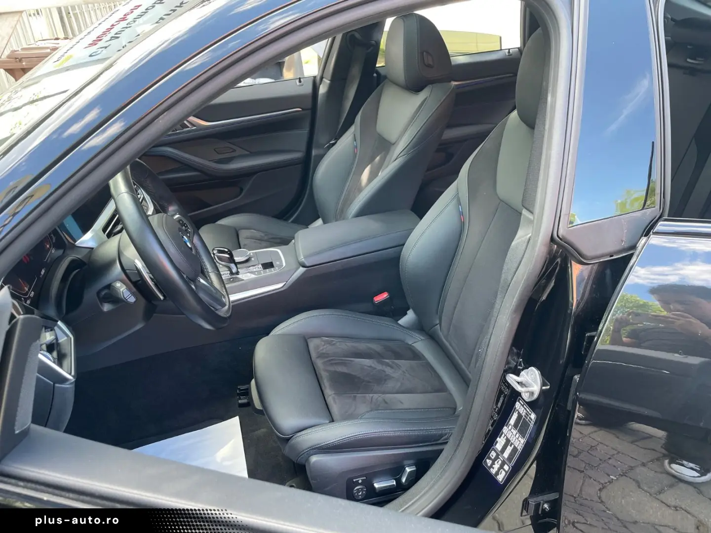 BMW 430 Gran Coupe d xD MSport Glassdach Head Stand