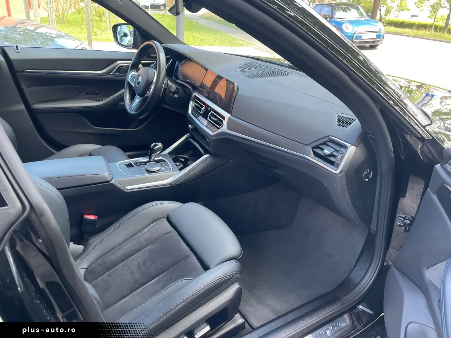 BMW 430 Gran Coupe d xD MSport Glassdach Head Stand
