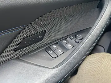 BMW 430 Gran Coupe d xD MSport Glassdach Head Stand