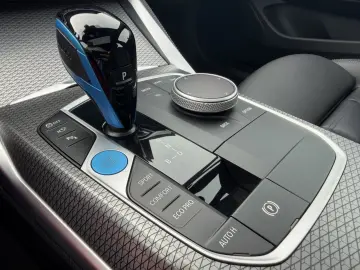 BMW i4 M50 xDrive 360  H&K HUD Schiebedach Parken