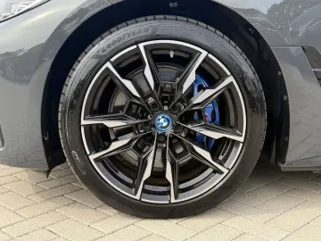 BMW i4 M50 xDrive 360  H&K HUD Schiebedach Parken