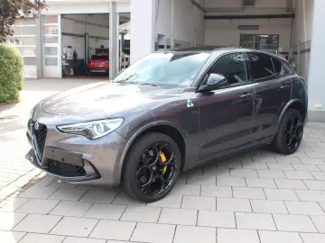 ALFA ROMEO Stelvio Quadrifoglio Q4 21 Prototipo Pano