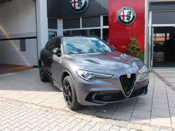 ALFA ROMEO Stelvio Quadrifoglio Q4 21 Prototipo Pano
