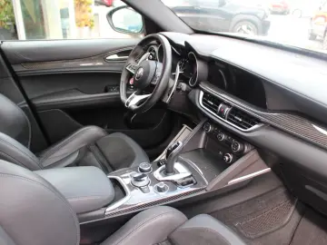 ALFA ROMEO Stelvio Quadrifoglio Q4 21 Prototipo Pano