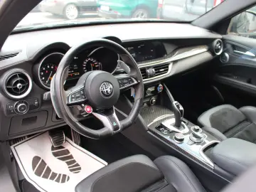 ALFA ROMEO Stelvio Quadrifoglio Q4 21 Prototipo Pano