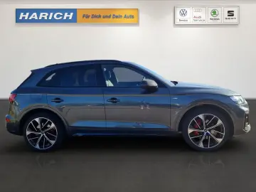 AUDI Q5 2.0TFSIe 50 quattro S line B&O Matrix 21  CAR