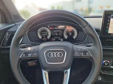 AUDI Q5 2.0TFSIe 50 quattro S line B&O Matrix 21  CAR