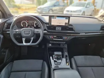 AUDI Q5 2.0TFSIe 50 quattro S line B&O Matrix 21  CAR