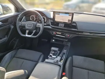 AUDI Q5 2.0TFSIe 50 quattro S line B&O Matrix 21  CAR