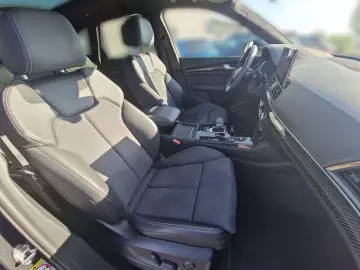 AUDI Q5 2.0TFSIe 50 quattro S line B&O Matrix 21  CAR