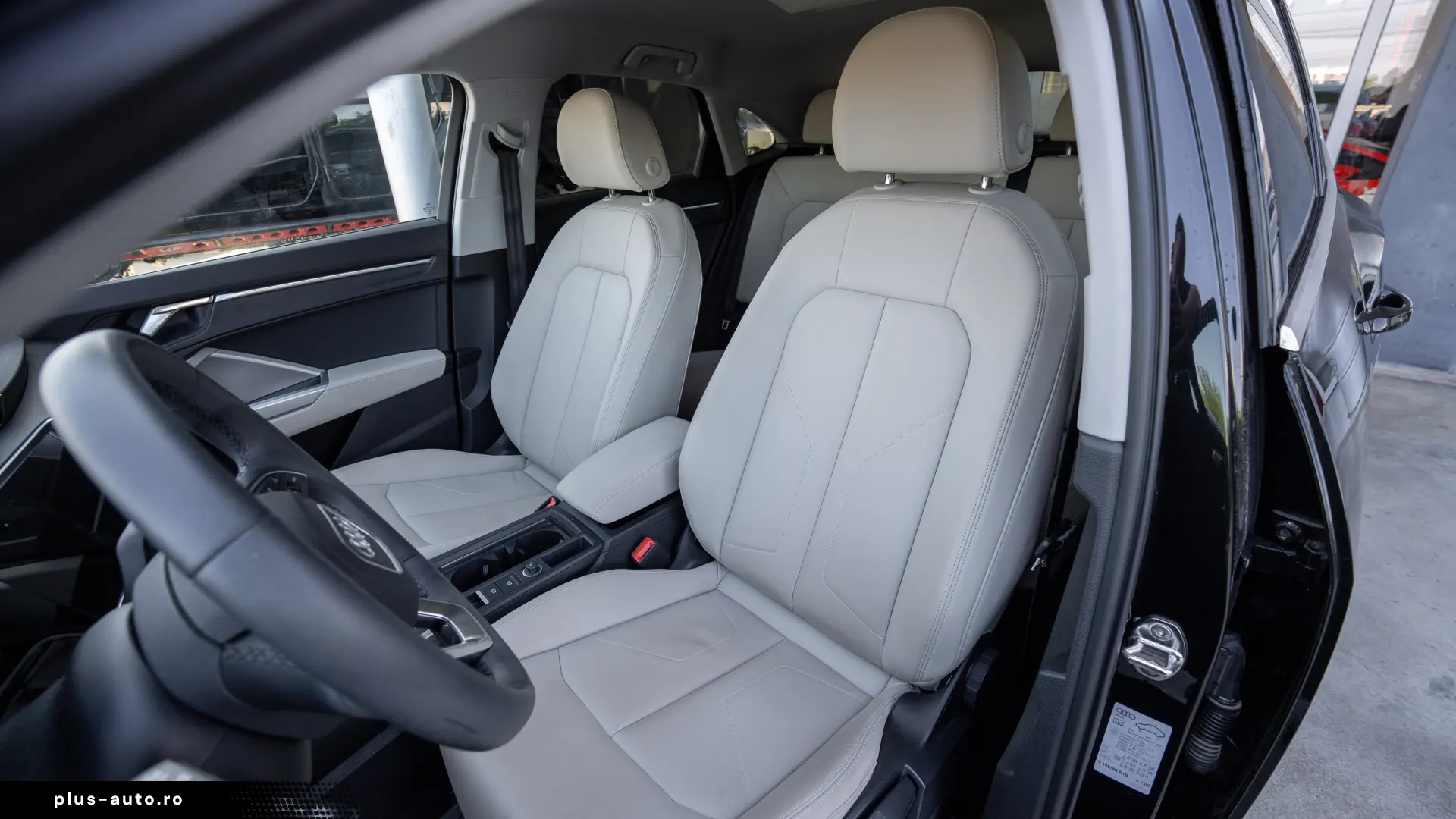 Audi Q3 Sportback interior Bej