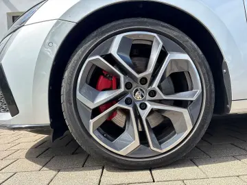 SKODA Octavia Limousine RS Plus 2.0 TSI DSG Navi LED S