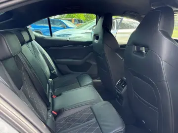 SKODA Octavia Limousine RS Plus 2.0 TSI DSG Navi LED S