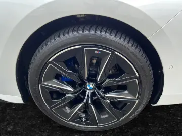 BMW 740 d xDrive M-Pro SKYLoung Leather-Red REARTV!