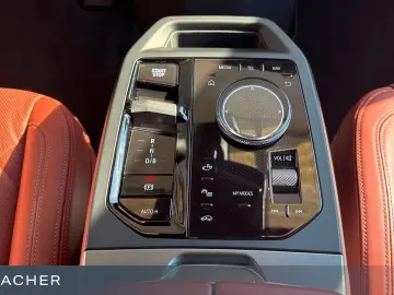 BMW iX A M70 xDrive SkyLou AHK M-Sitze Sitzbelü