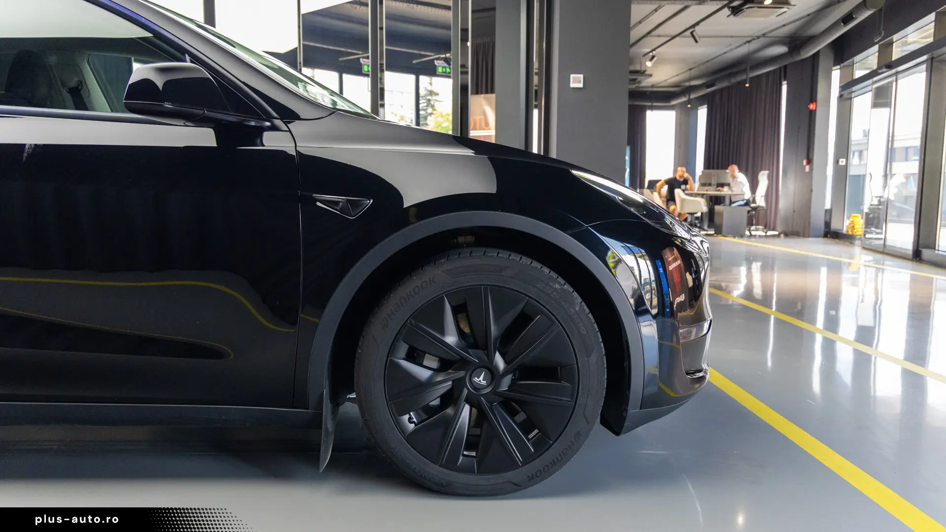 Tesla Y Long Range Dual Motor All-Wheel Drive