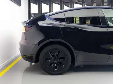 Tesla Y Long Range Dual Motor All-Wheel Drive