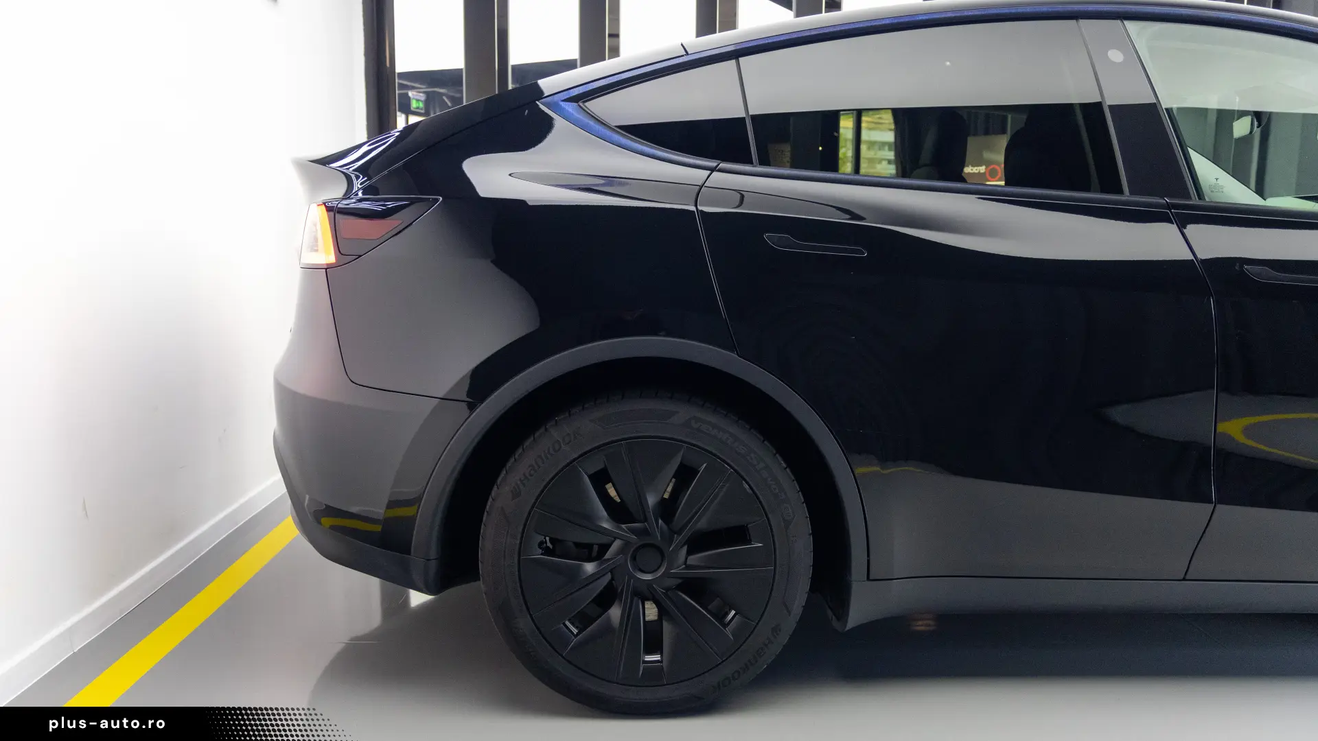 Tesla Y Long Range Dual Motor All-Wheel Drive