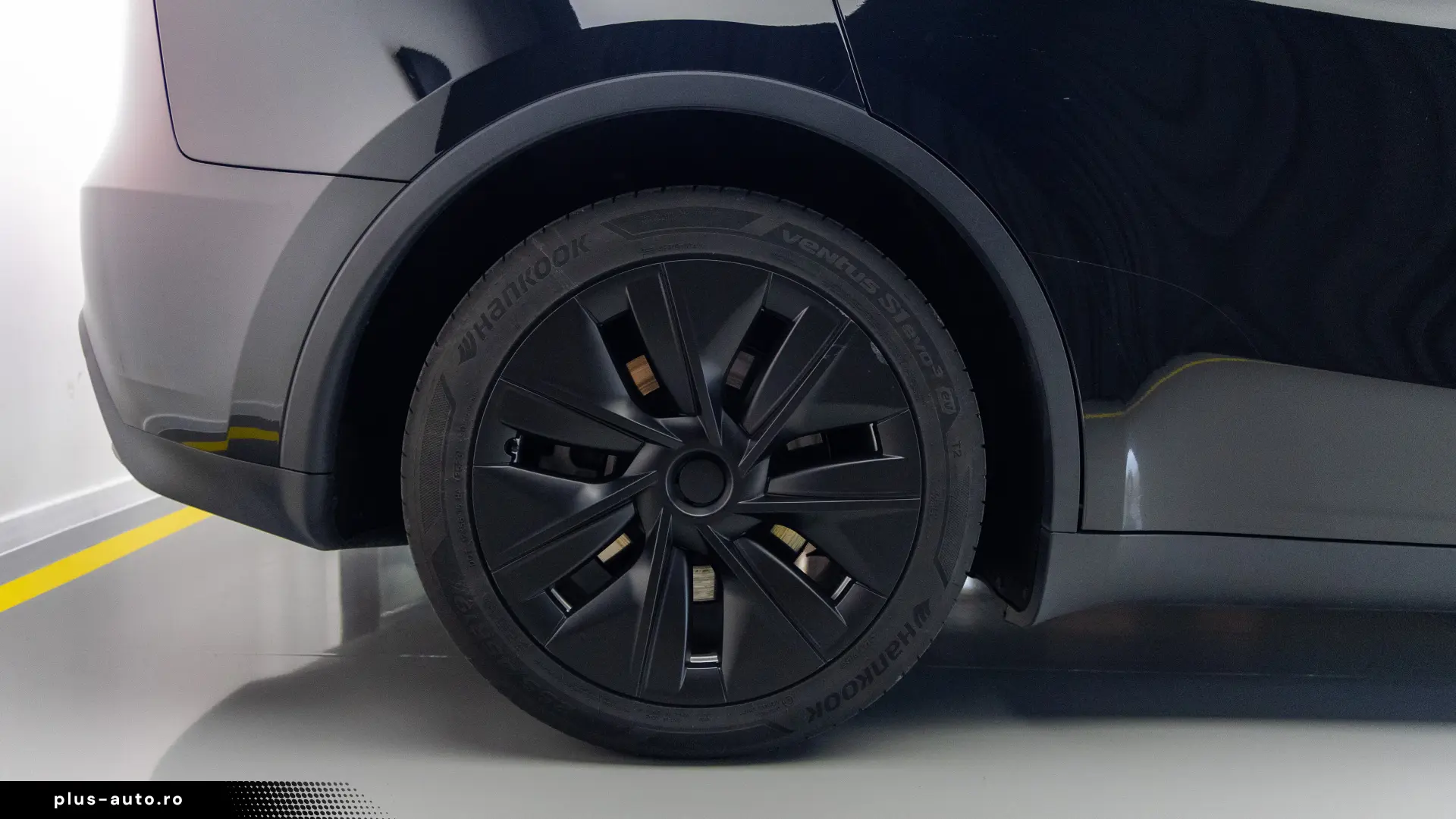 Tesla Y Long Range Dual Motor All-Wheel Drive