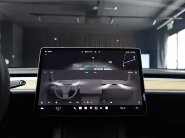 Tesla Y Long Range Dual Motor All-Wheel Drive