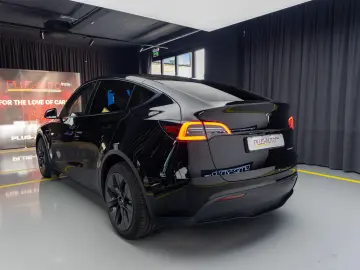 Tesla Y Long Range Dual Motor All-Wheel Drive