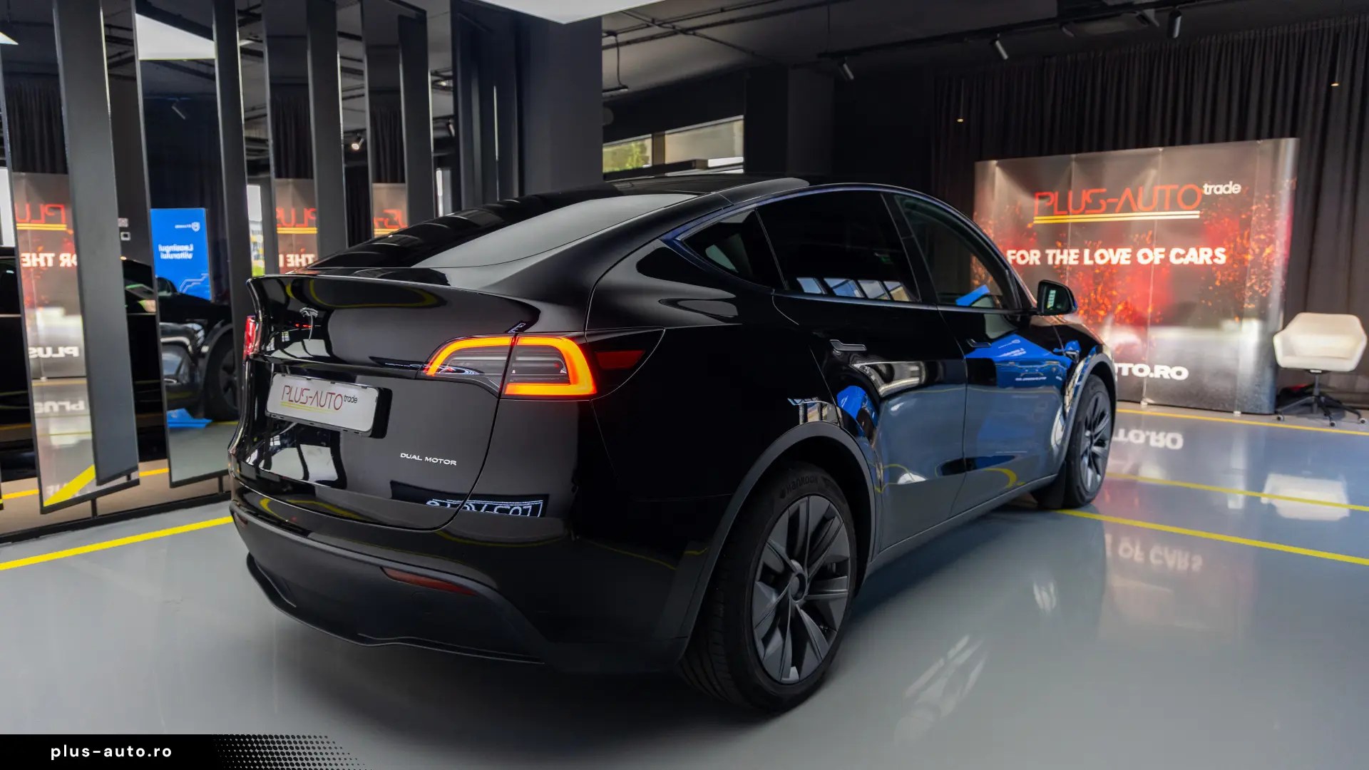 Tesla Y Long Range Dual Motor All-Wheel Drive