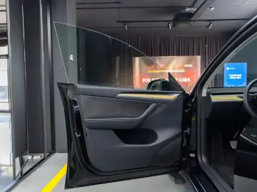 Tesla Y Long Range Dual Motor All-Wheel Drive
