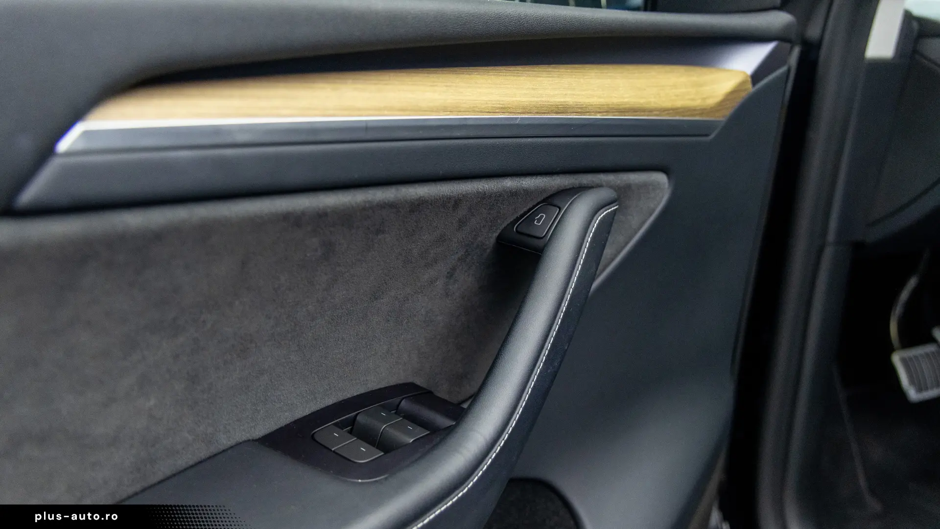 Tesla Y Long Range Dual Motor All-Wheel Drive