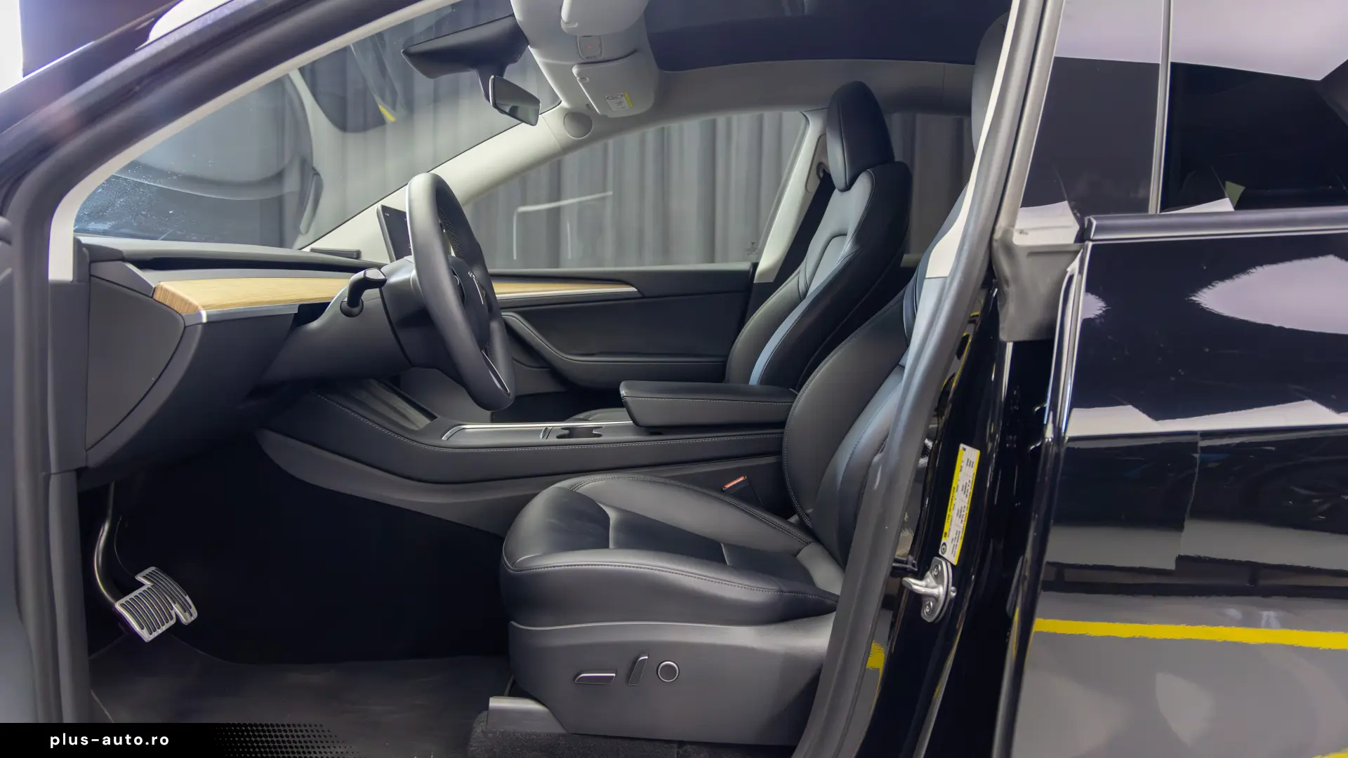 Tesla Y Long Range Dual Motor All-Wheel Drive