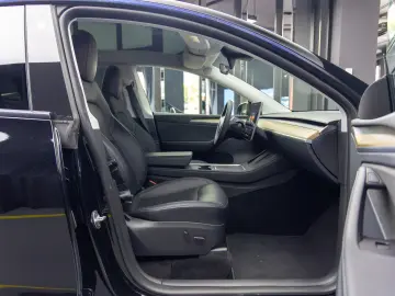Tesla Y Long Range Dual Motor All-Wheel Drive