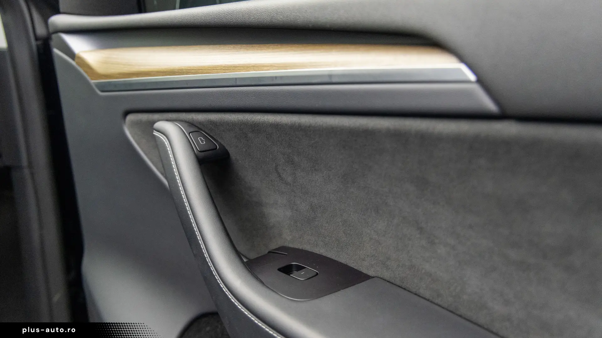 Tesla Y Long Range Dual Motor All-Wheel Drive