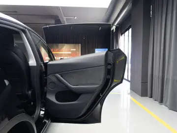 Tesla Y Long Range Dual Motor All-Wheel Drive