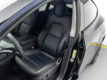 Tesla Y Long Range Dual Motor All-Wheel Drive