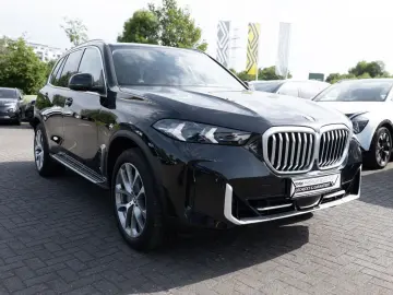 BMW X5 xDrive 30d FACEL. AHK NAVI KAMERA SHZ PDC