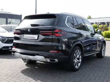 BMW X5 xDrive 30d FACEL. AHK NAVI KAMERA SHZ PDC