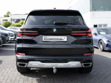 BMW X5 xDrive 30d FACEL. AHK NAVI KAMERA SHZ PDC