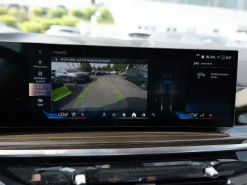 BMW X5 xDrive 30d FACEL. AHK NAVI KAMERA SHZ PDC