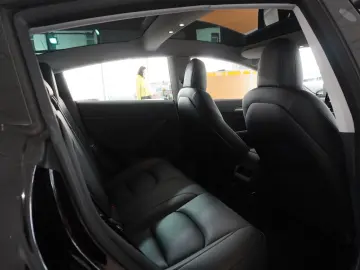 Tesla Model 3 PERFORMANCE DUAL-MOTOR