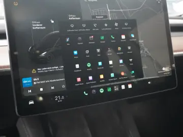 Tesla Model 3 PERFORMANCE DUAL-MOTOR