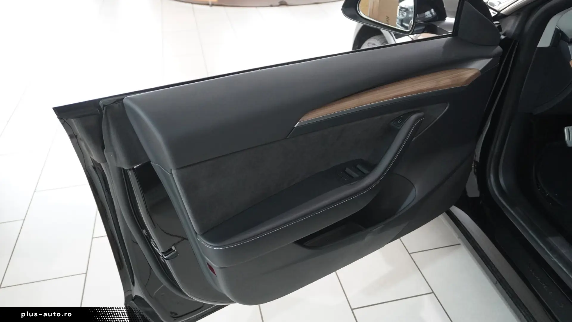 Tesla Model 3 PERFORMANCE DUAL-MOTOR